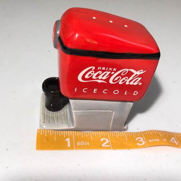 Coca Cola Soda Fountain Salt and Pepper Shaker - Picture 1 of 4